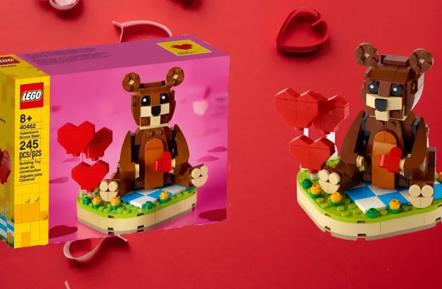 LEGO Valentines Bear